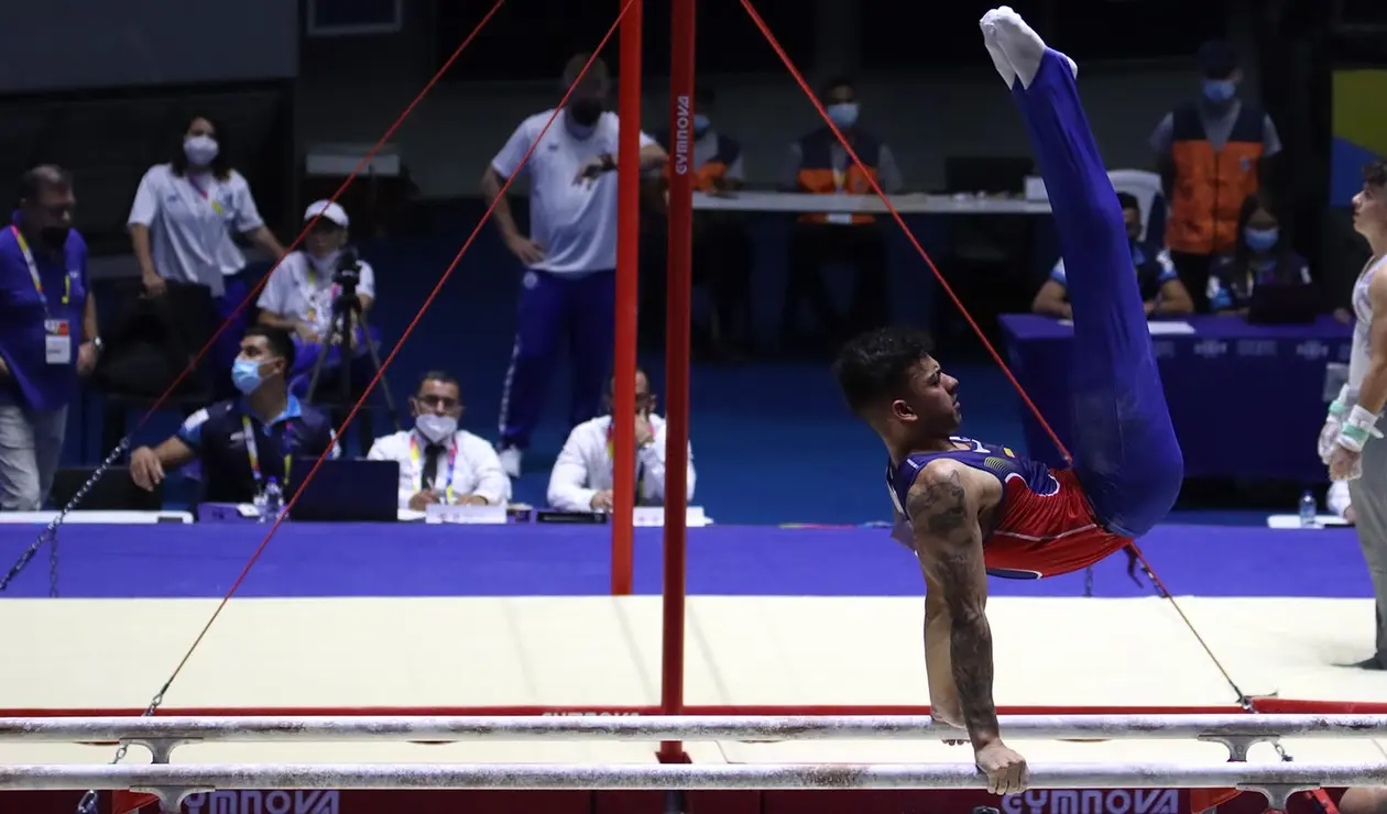 Gimnasia artística por equipos