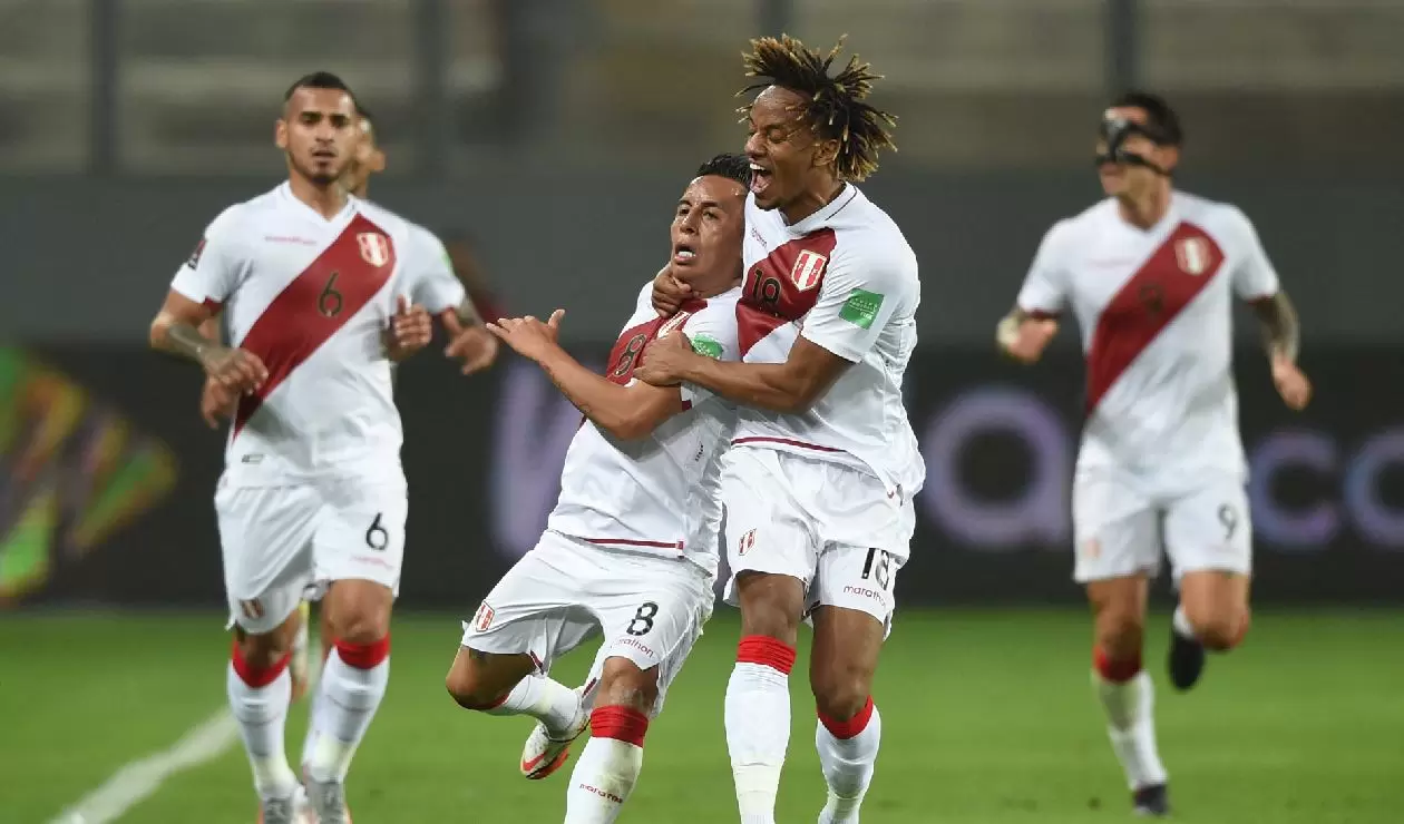 Perú goleó a Bolivia en la Eliminatoria