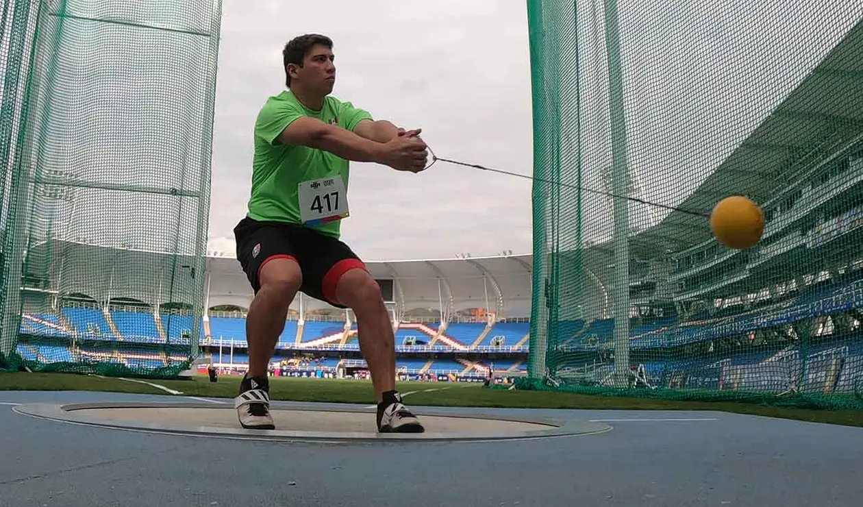 Atletismo jueves 2 diciembre salto con garrocha y lanzamiento martillo
