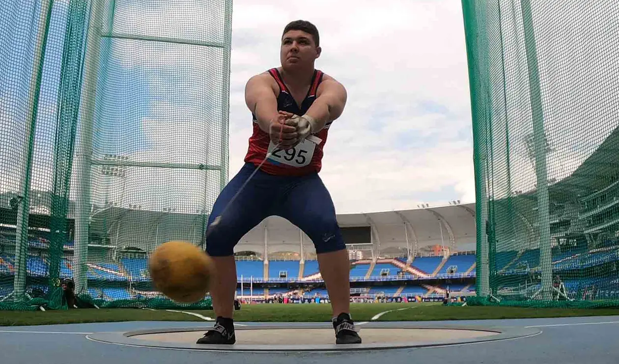 Atletismo jueves 2 diciembre salto con garrocha y lanzamiento martillo