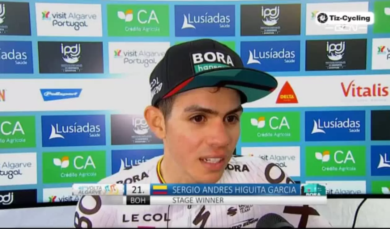 Sergio Higuita tras ganar la etapa en la Vuelta a Algarve