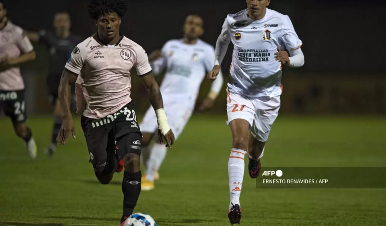 Ayacucho logró el triunfo en la ida por 2-0.