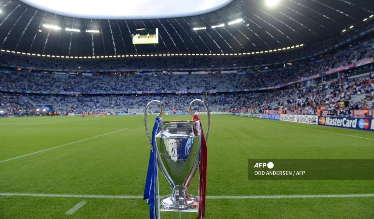 Trofeo de la Champions League en el año 2012.