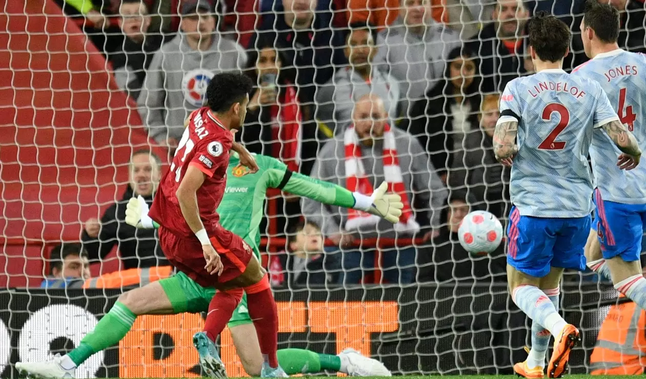 Gol de Luis Díaz con el Liverpool ante el Manchester United
