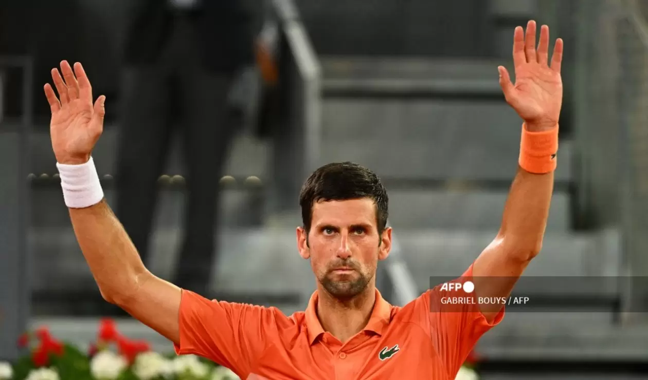 Novak Djokovic avanzó a la cuarta ronda del ATP de Madrid por la lesión de Andy Murray.