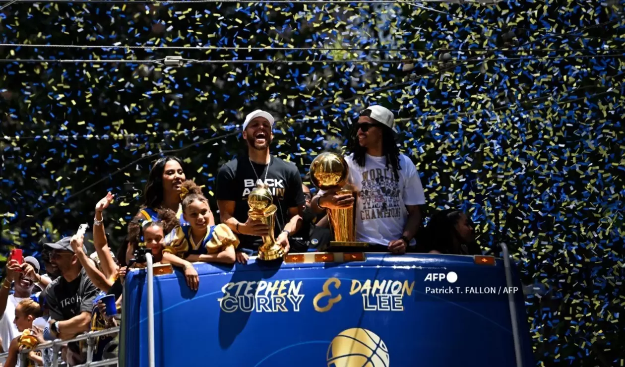 Los Golden State Warriors festejan el título de la NBA 2022