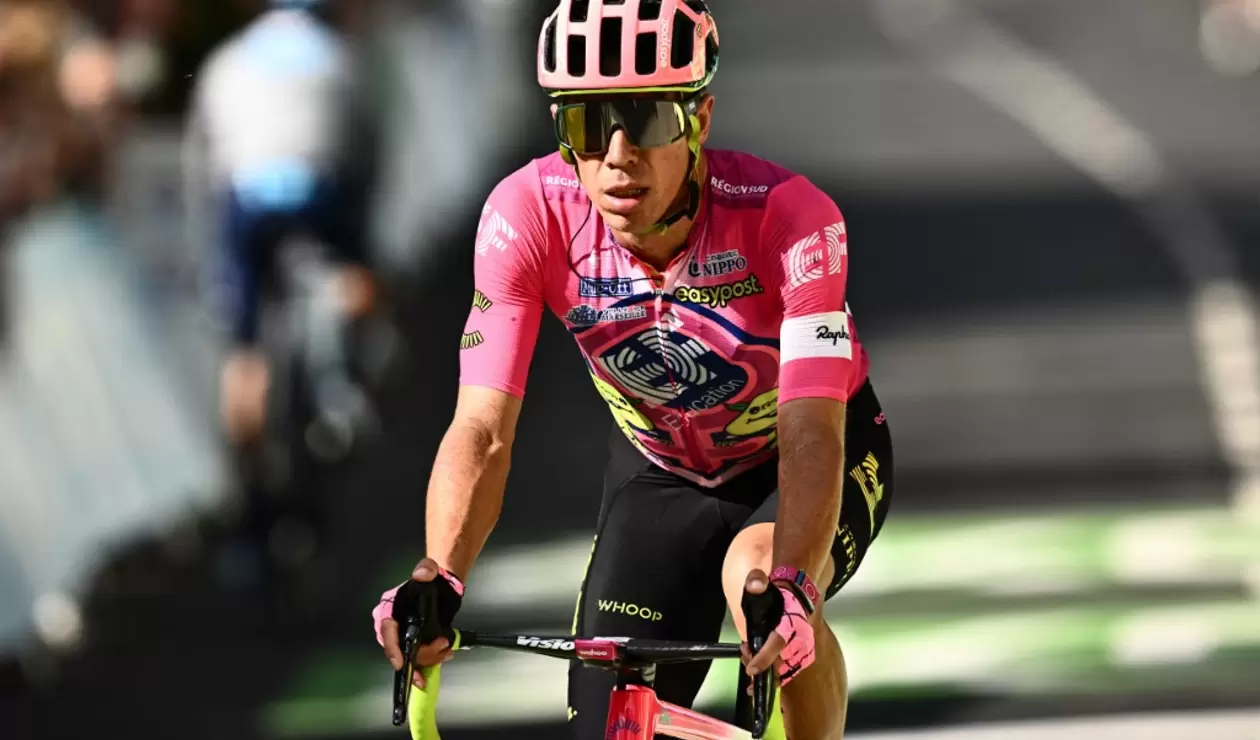 Rigoberto Urán en una de las etapas del Tour de Francia 2022