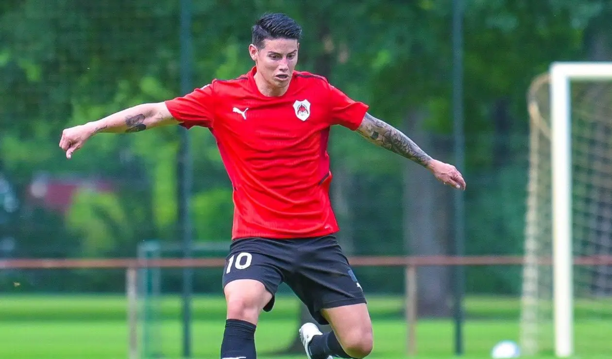 James Rodríguez en un entrenamiento con el Al Rayyan