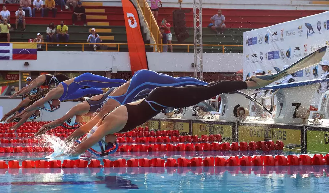Mundial natación con aletas