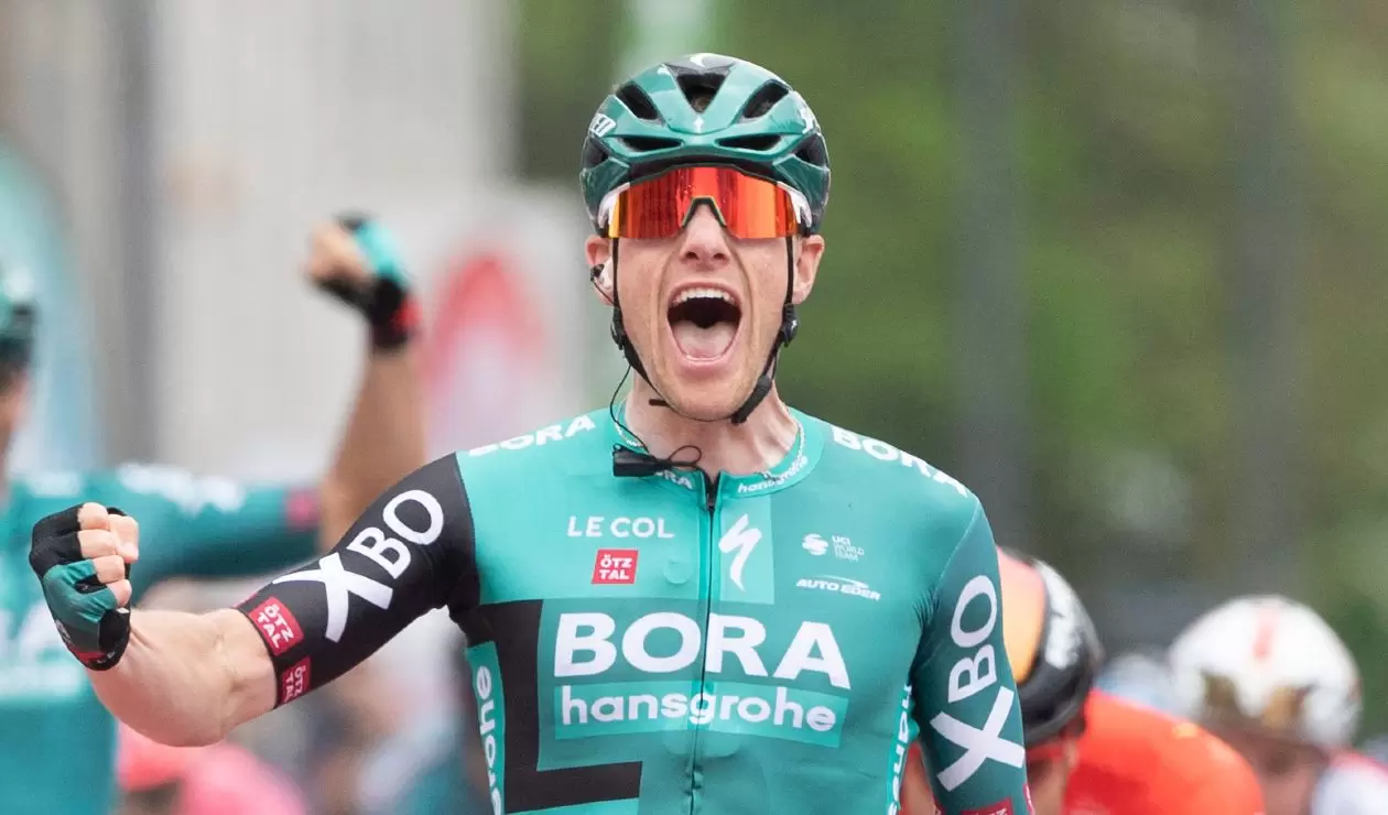 Sam Bennett ciclista del Bora en la Vuelta a España 2022