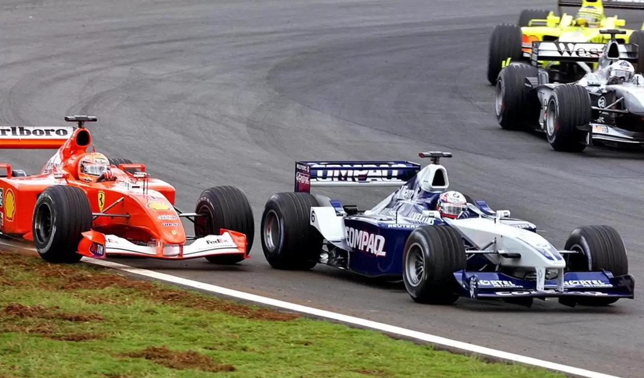 Sobrepaso de Montoya a Schumacher en el Gran Premio de Brasil 2001
