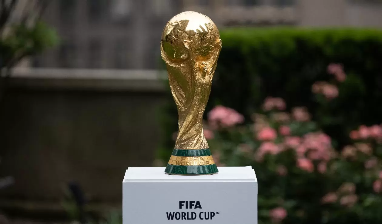 El trofeo de la Copa del Mundo ya está en Qatar a la espera del
