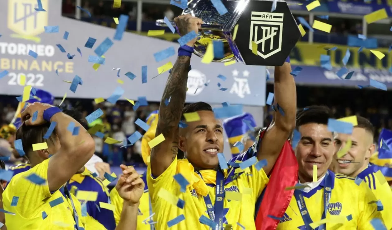 Sebastián Villa campeón con Boca Juniors en 2022
