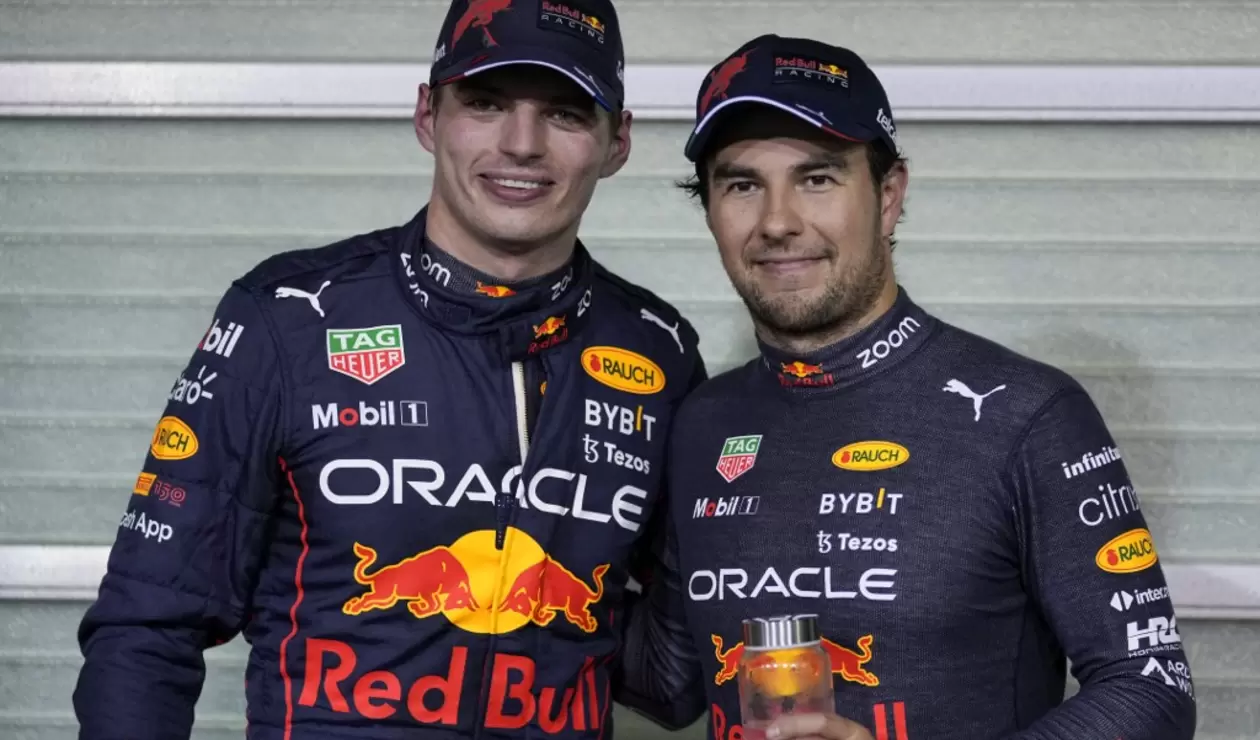 Checo Pérez y Max Verstappen en el GP de Abu Dabi 2022