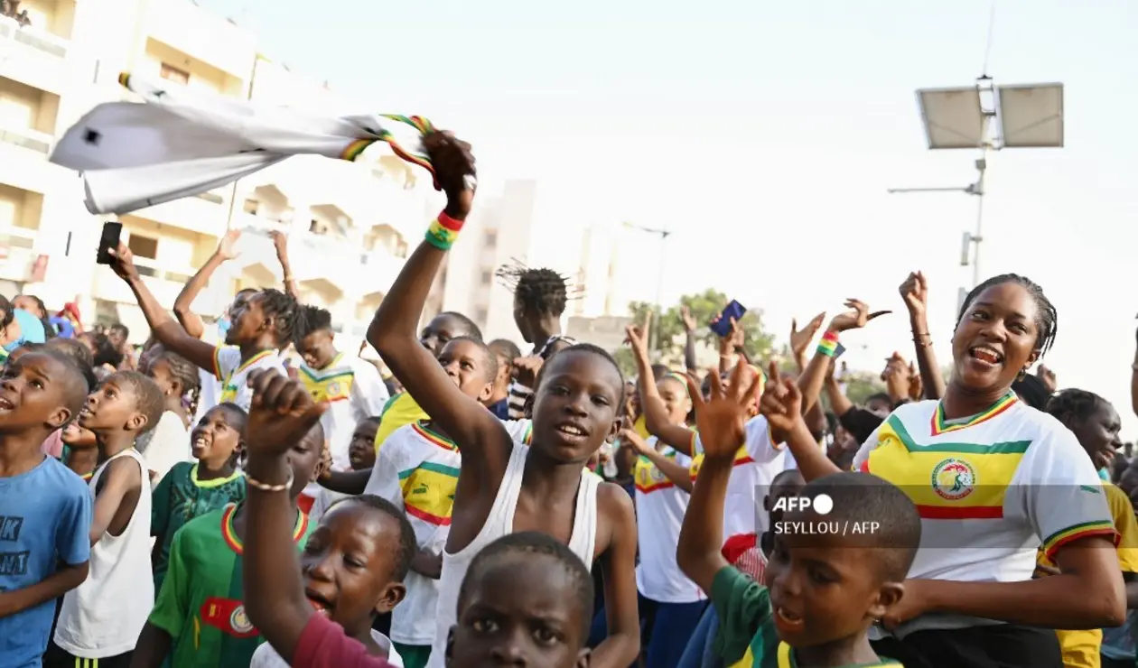 Fiesta en Senegal tras clasificar a octavos de final de Qatar 2022
