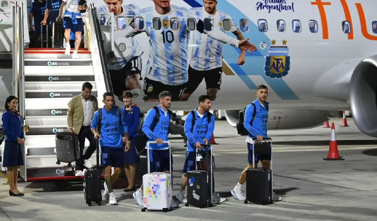 La Selección Argentina arribó a Catar para la Copa del Mundo 2022