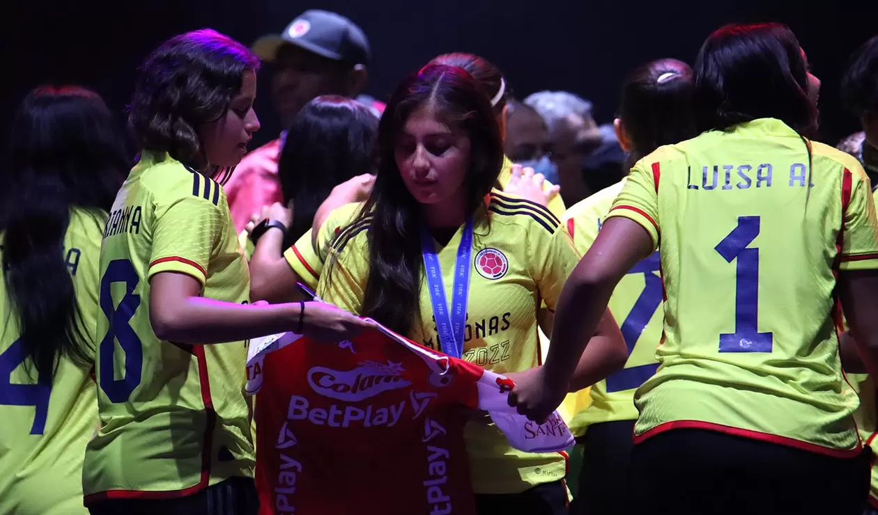 Recibimiento de la Selección Colombia Femenina sub 17