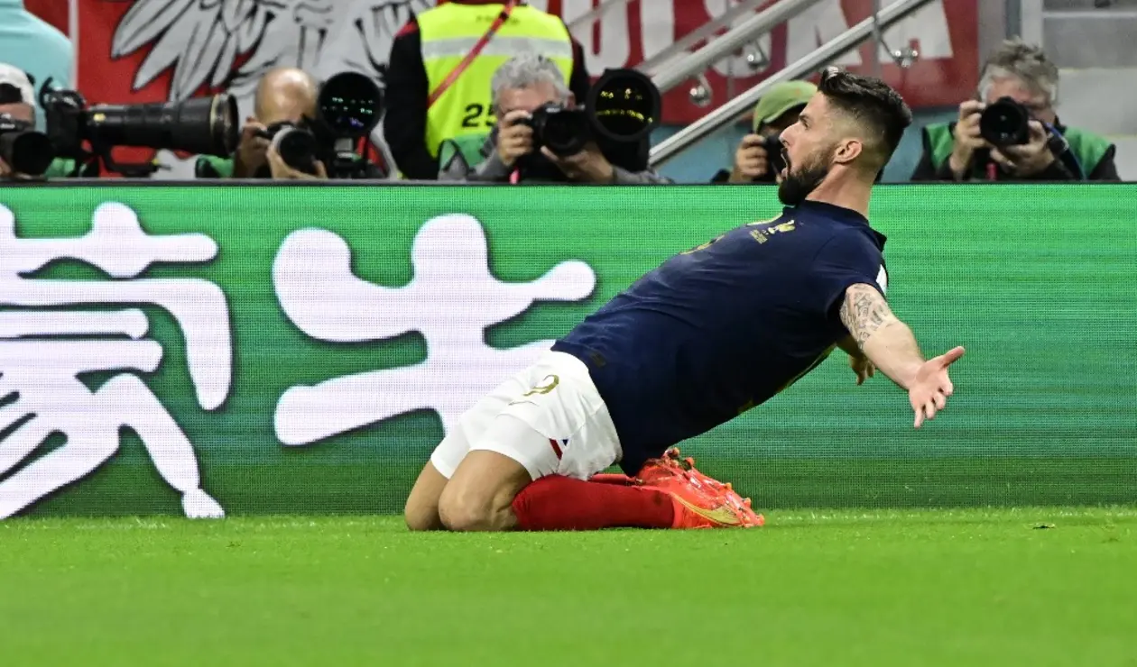 Olivier Giroud celebrando el gol de Francia ante Polonia en octavos de final del mundial Qatar 2022