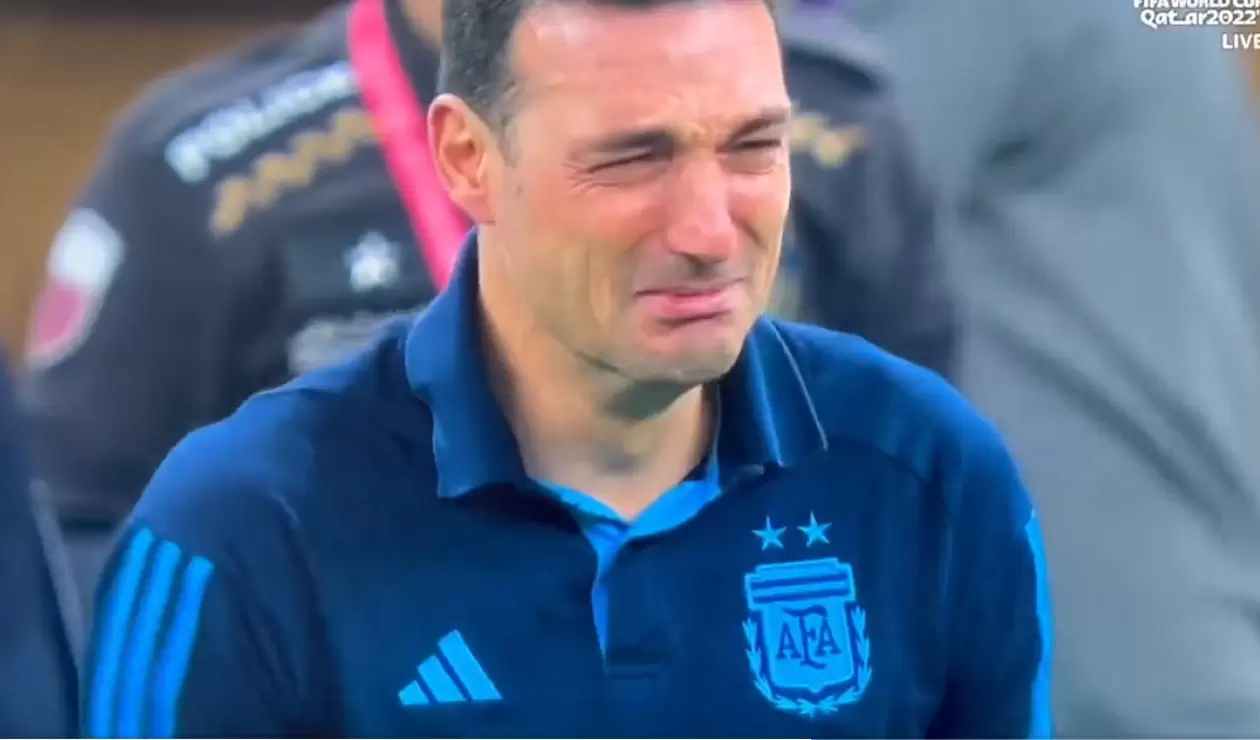 Lionel Scaloni llorando tras el título de Argentina en el Mundial de Qatar 2022