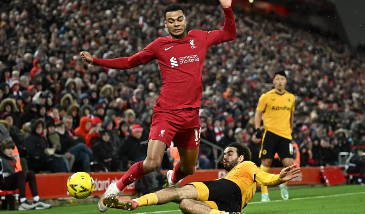 Liverpool sigue sin levantar cabeza; susto en la FA Cup ante Wolverhampton