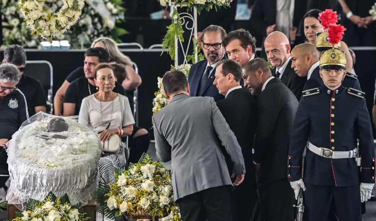 Infantino en el funeral de Pelé