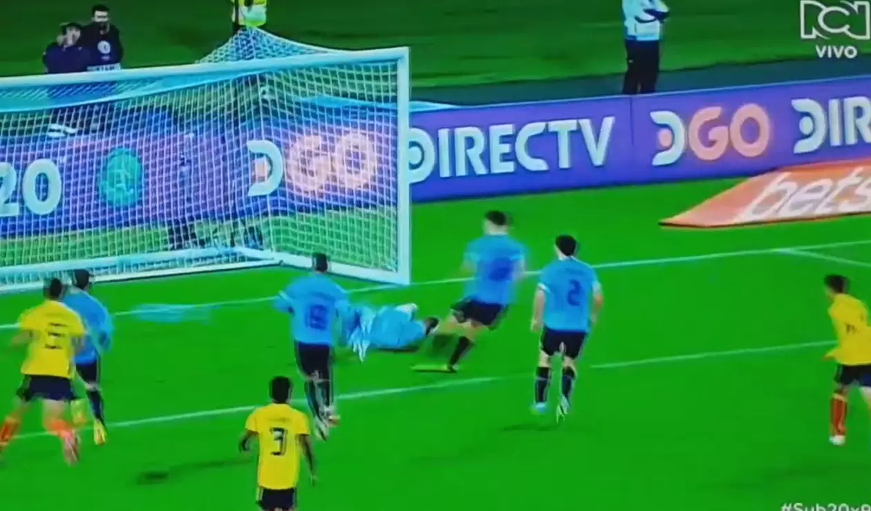 Gol Uruguay vs Colombia