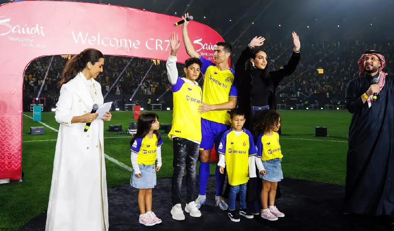 Cristiano Ronaldo en su presentación en el Al Nassr