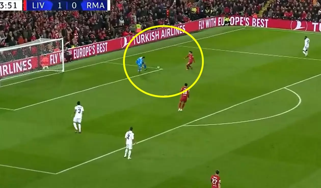 Error de Courtois en el gol de Liverpool vs Real Madrid