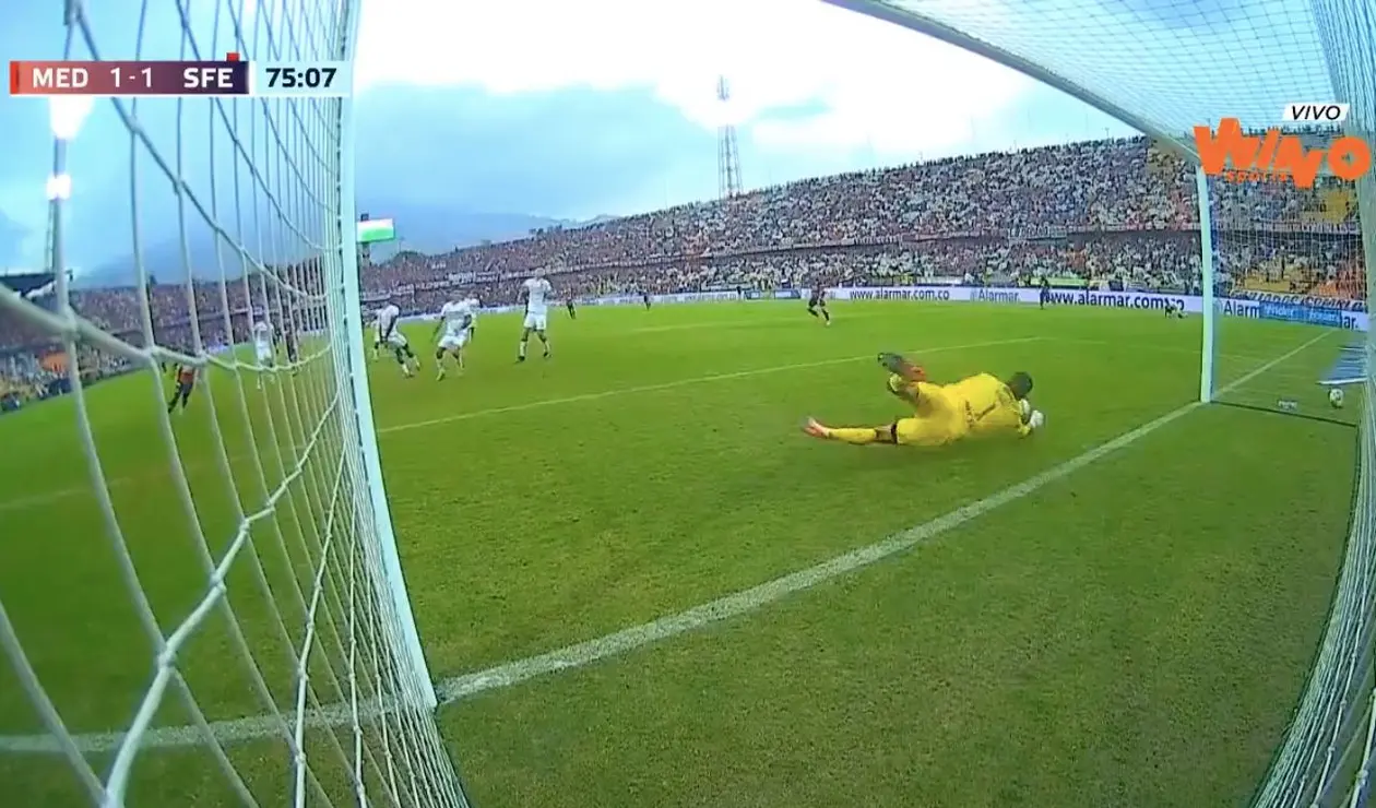 José Silva en el partido Medellín vs Santa Fe