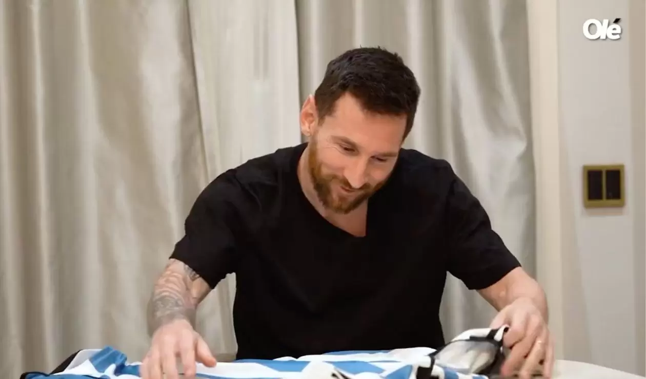Messi y camiseta de Argentina