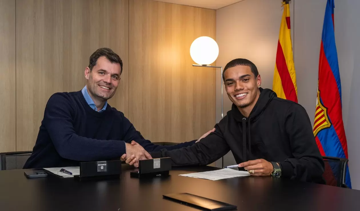 El hijo de Ronaldinho firmó con el Barcelona