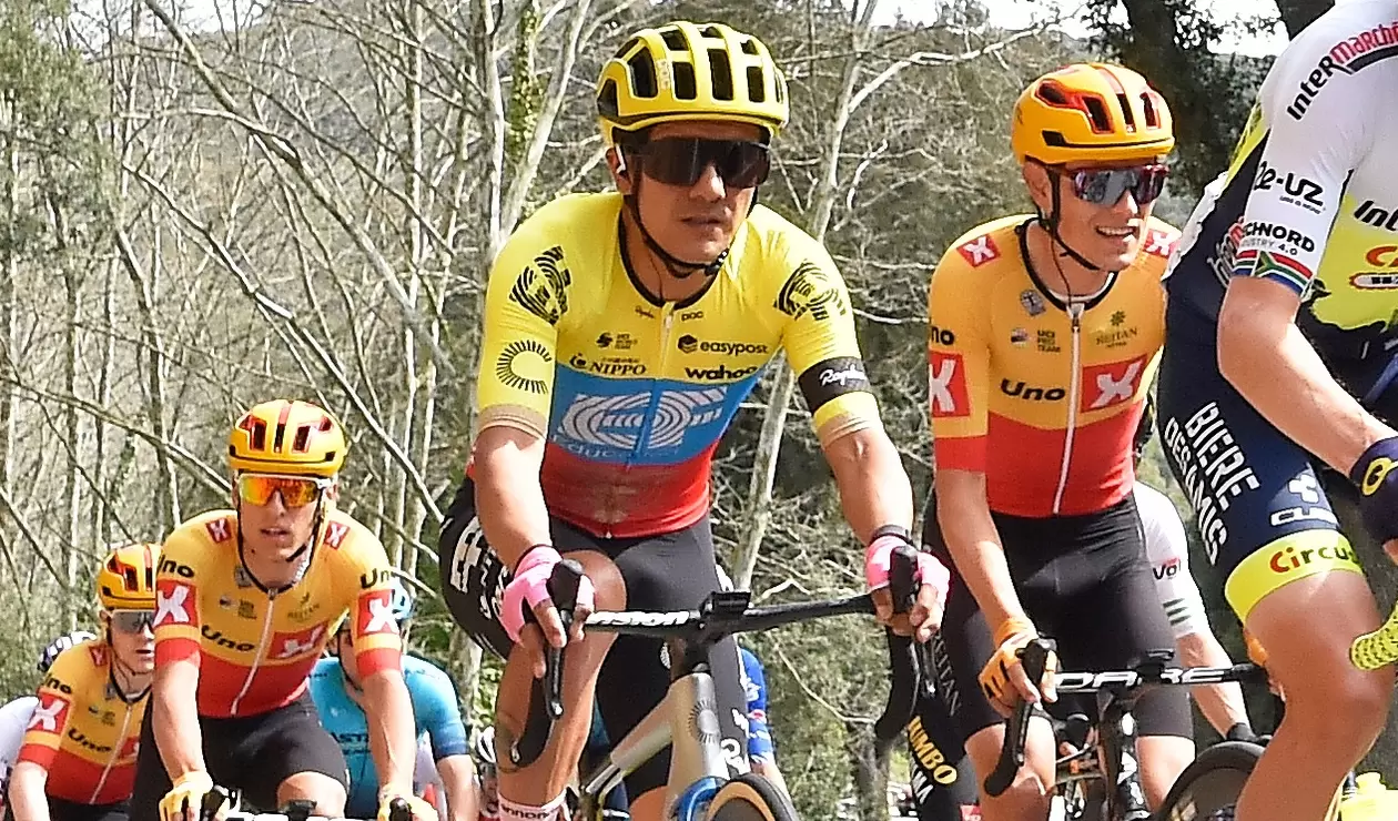 Richard Carapaz en una de las etapas de la Vuelta a Cataluña