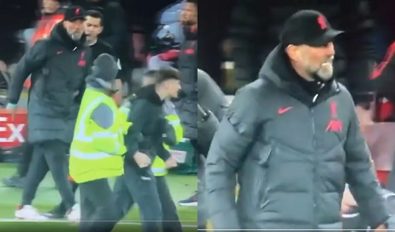 Jurgen Klopp regañó a un hincha que entró a la cancha contra Manchester