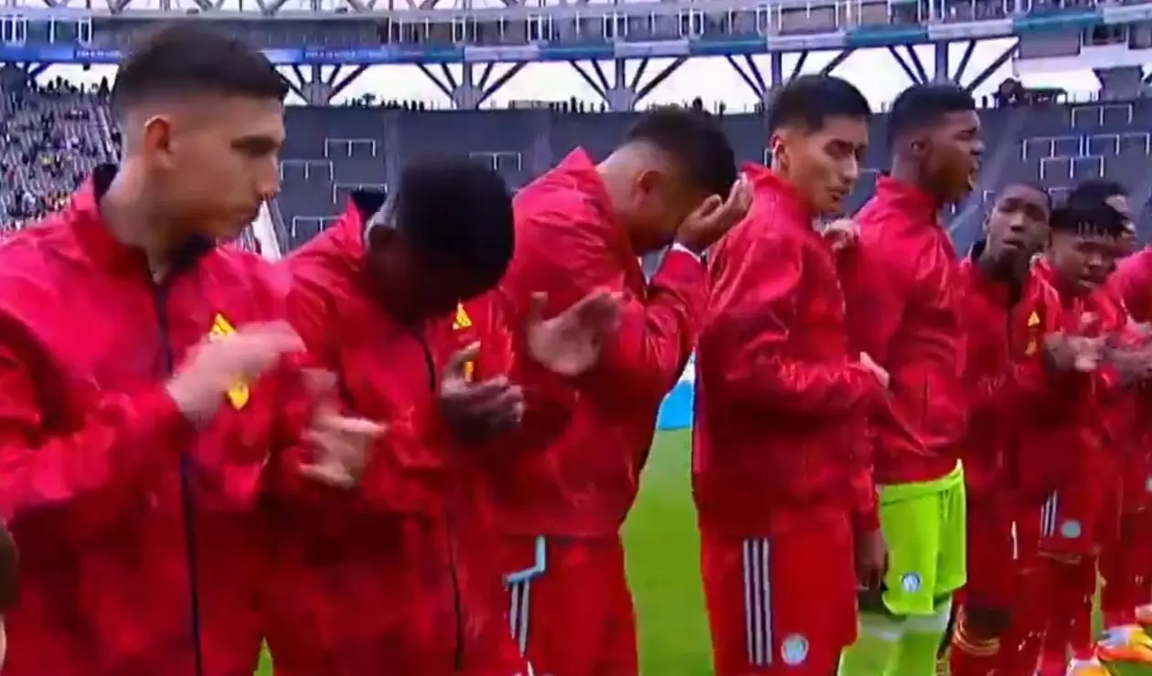 Reacción de los jugadores de Colombia en los himnos ante Israel