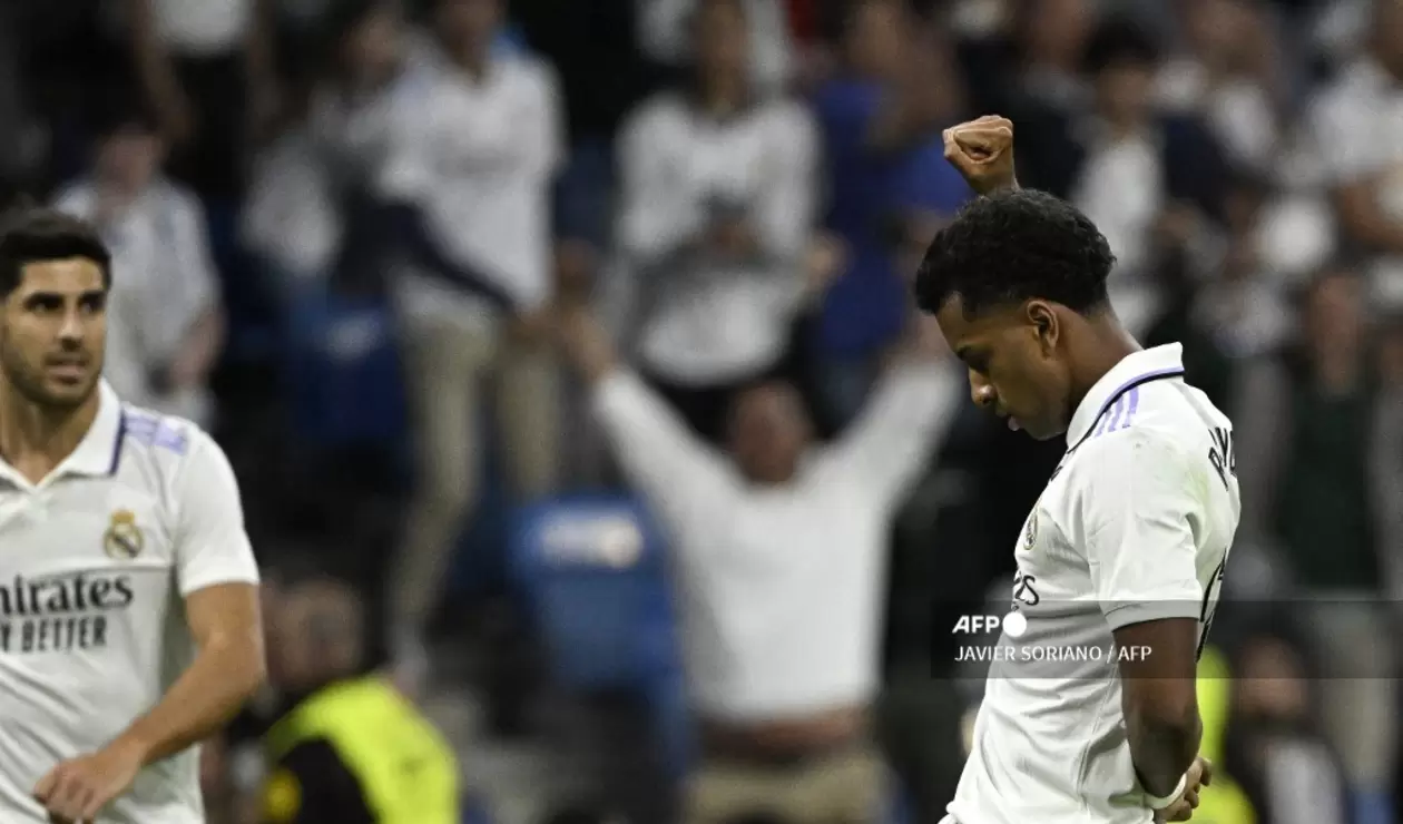 Gesto de Rodrygo en el gol de Real Madrid ante Rayo Vallecano