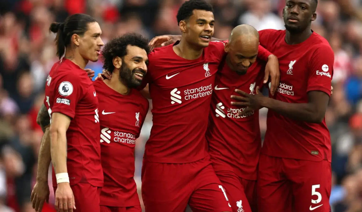 Liverpool presiona al Manchester United en la Premier League