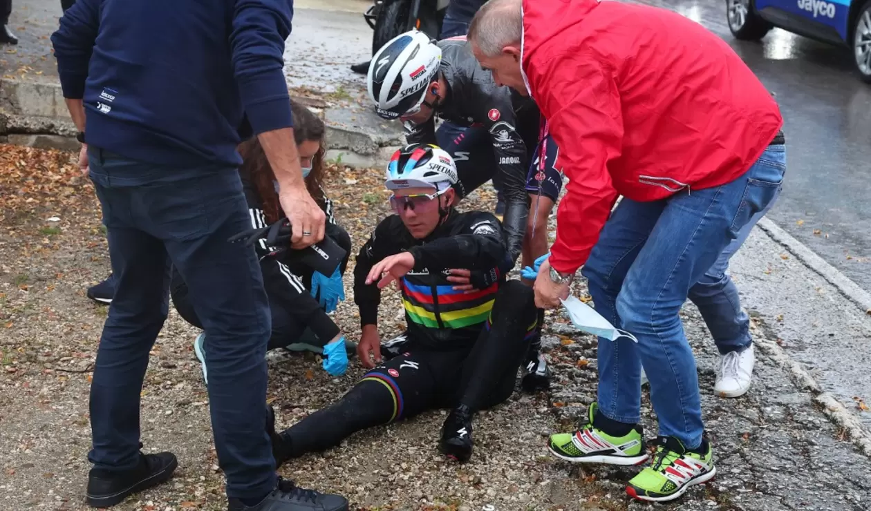 Remco Evenepoel tras segunda caída en quinta etapa del Giro de Italia 2023