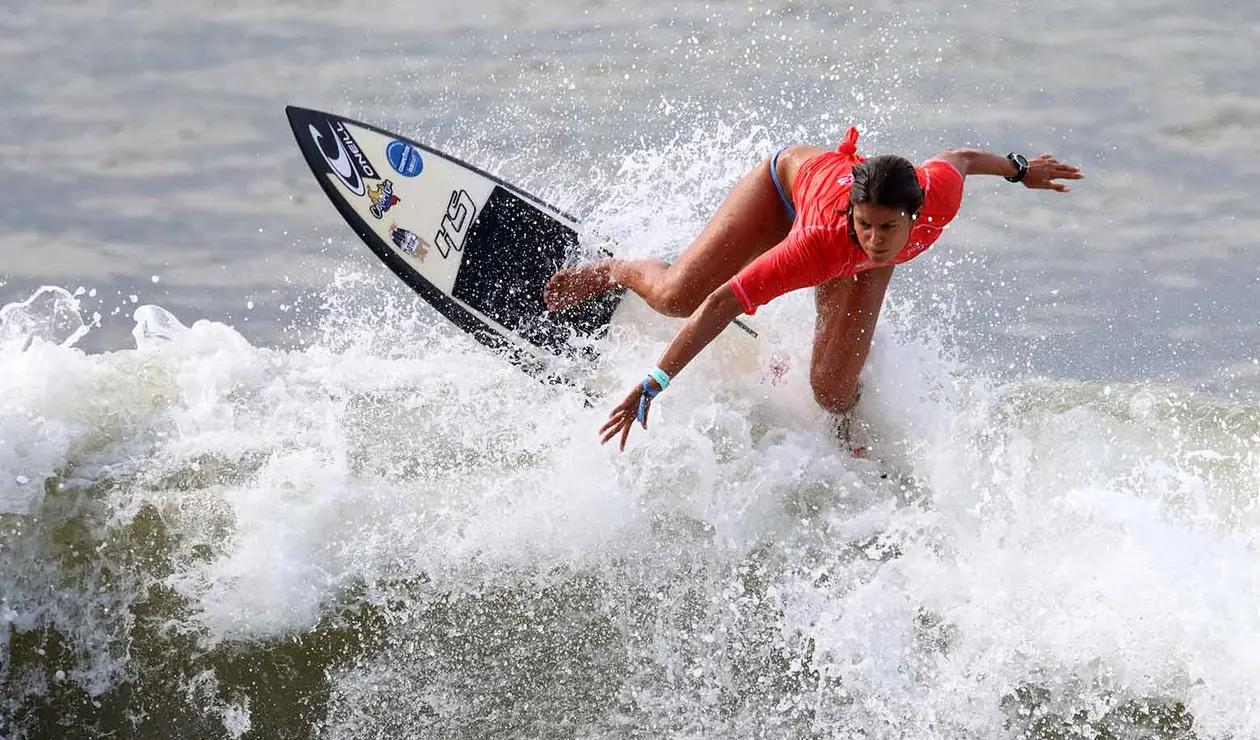 Margarita Conde, colombiana en la prueba de surf de los Juegos Centroamericanos 2023