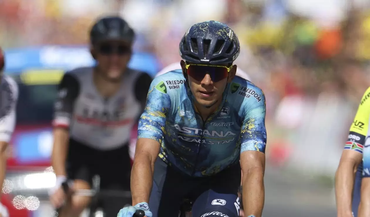Hárold Tejada en una etapa del Tour de Francia con el Astana