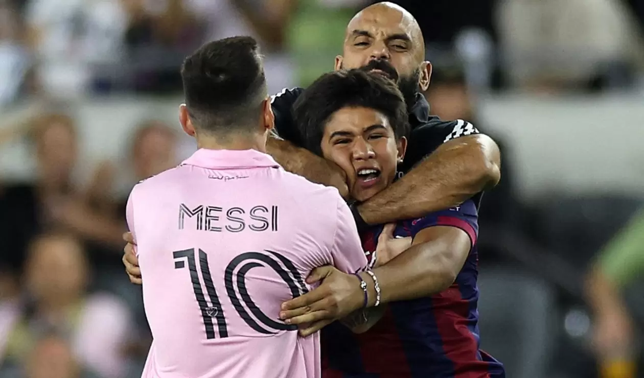 Guardaespaldas golpea a hincha de Messi