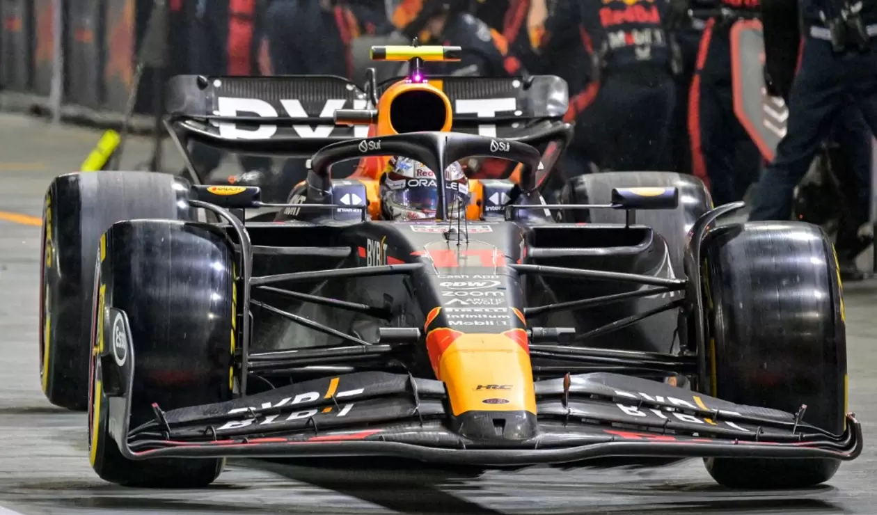 Checo Pérez en el Gran Premio de Singapur de Fórmula 1 2023