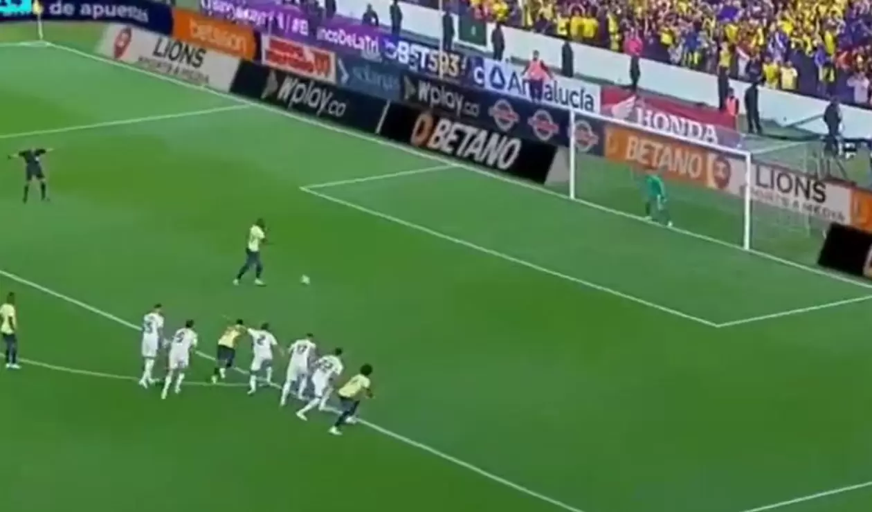Enner Valencia botó penalti en Ecuador vs Uruguay