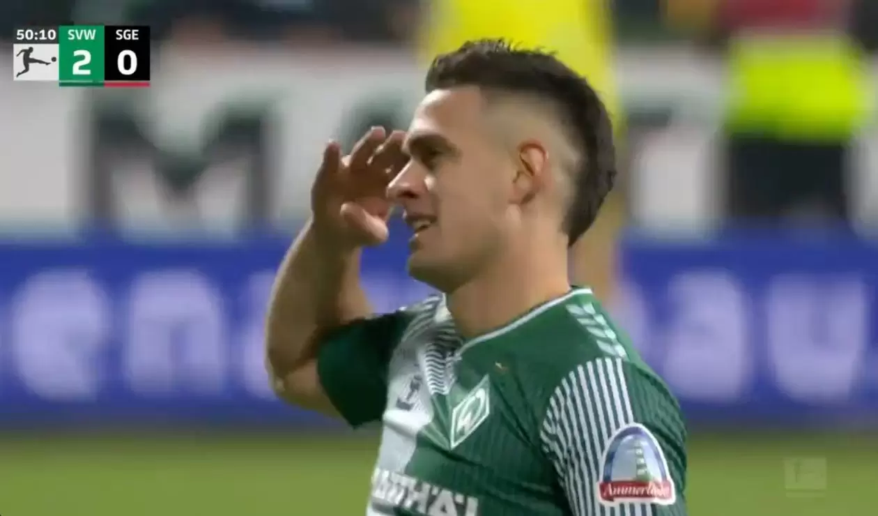 Borré celebrando gol con el Werder Bremen