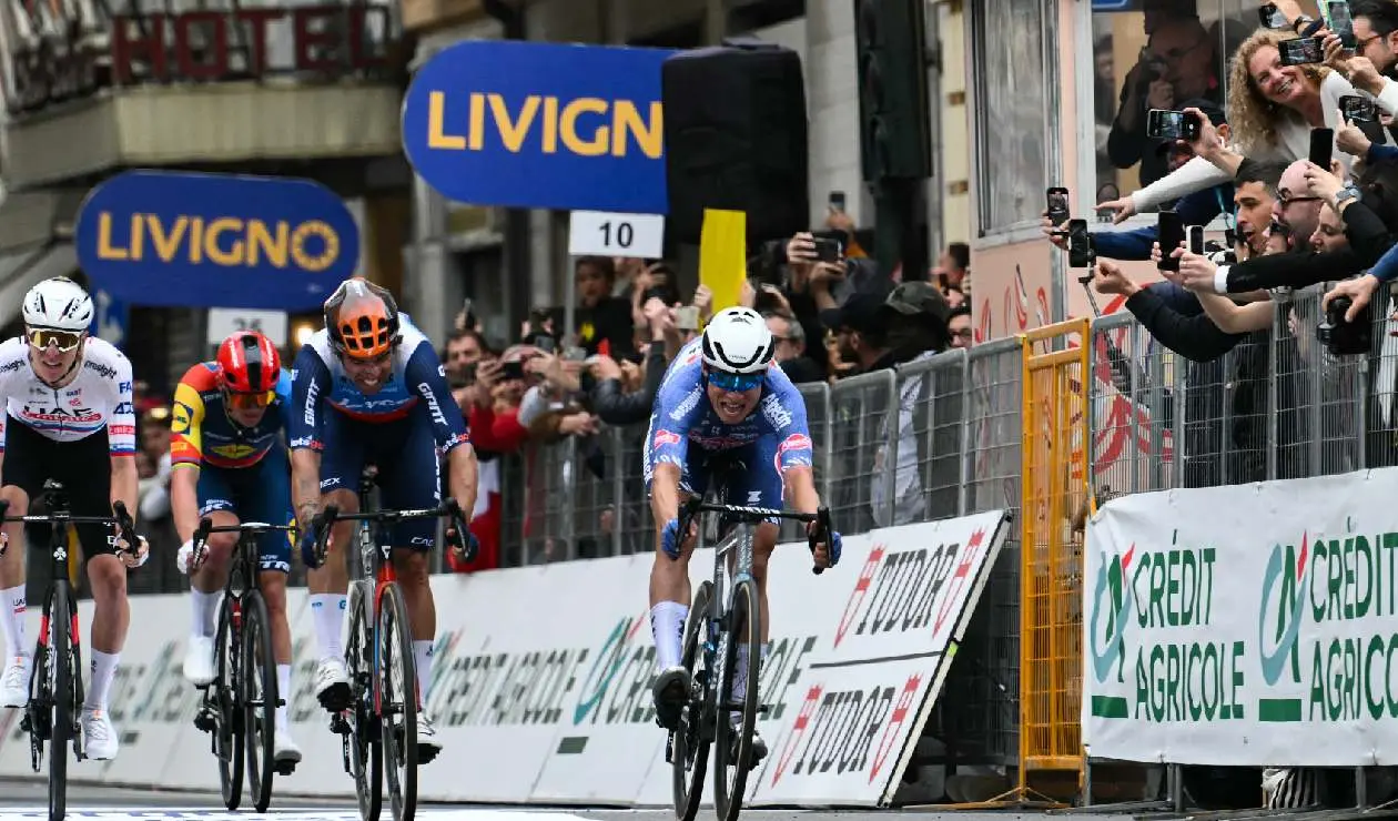 Jasper Philipsen ganó Milán San Remo 2024