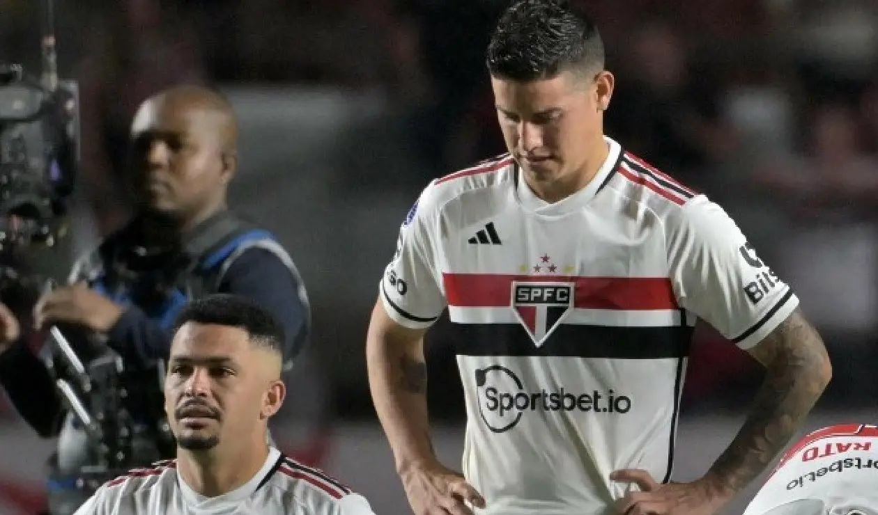 James Rodríguez en la tanda de penaltis con Sao Paulo