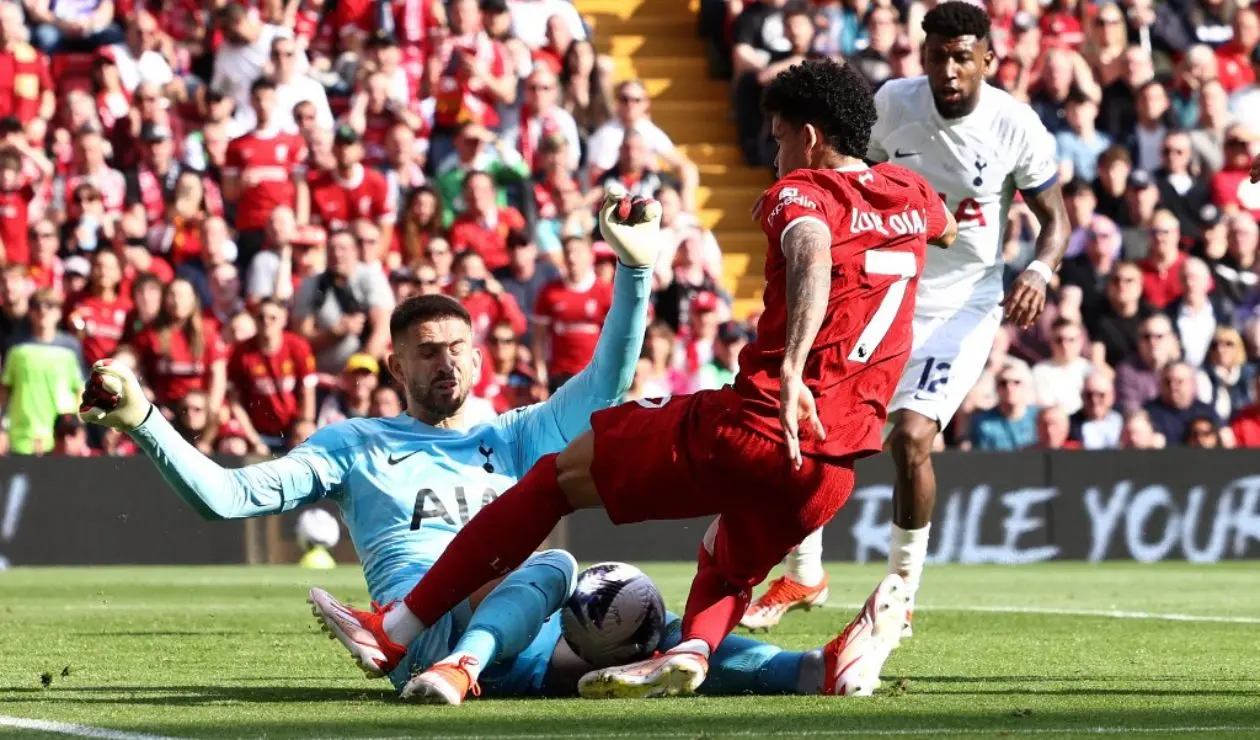 Liverpool venció a Tottenham y sigue vivo en la carrera por la Premier