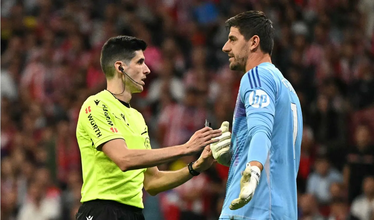 Thibaut Courtois en el derbi de Madrid