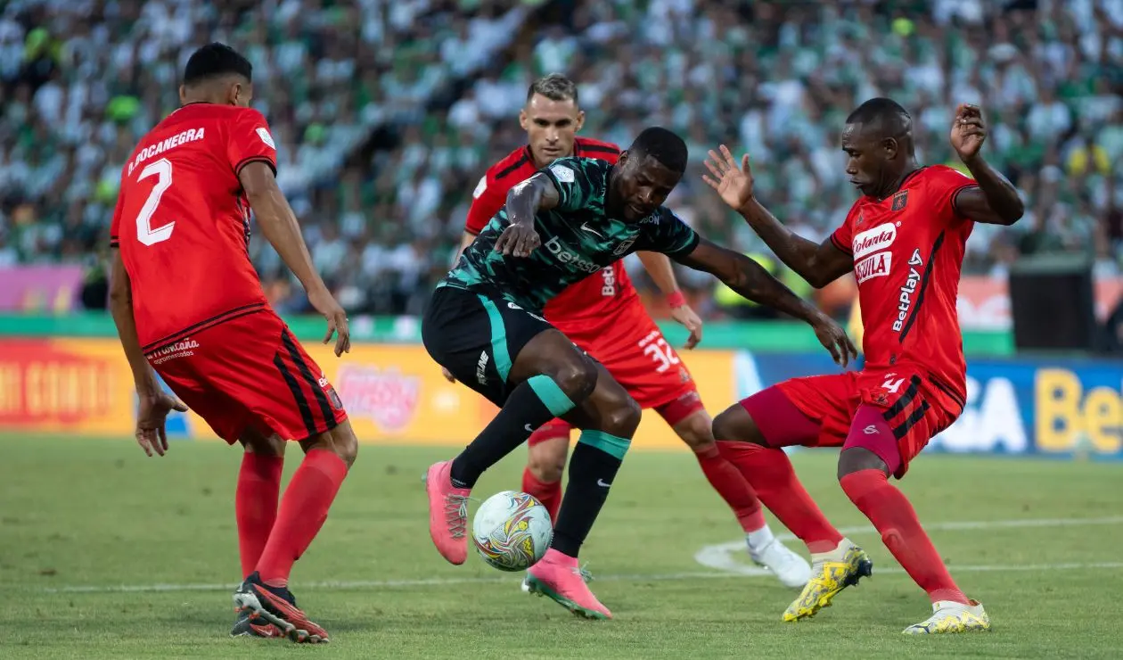 Nacional le tiró la historia al América: polémico gesto en el Atanasio