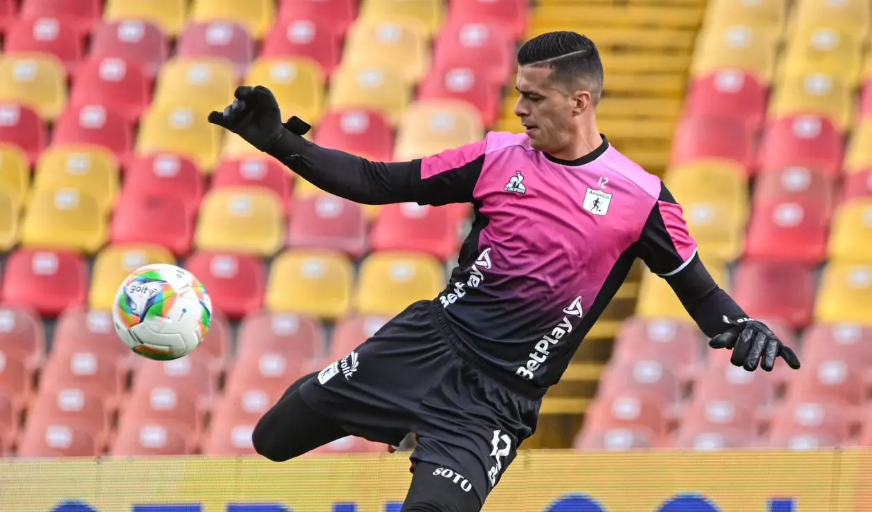 América tendrá duro revolcón en el arco: Polilla avisa a Jorge Soto
