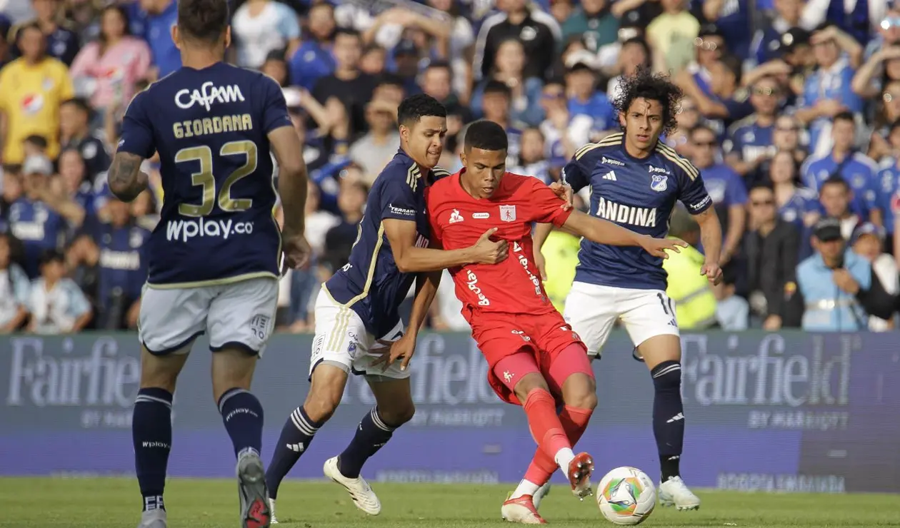 Millonarios enfrenta a América en partido amistoso de la pretemporada Serie Colombia 2025 en el estadio Nemesio Camacho El Campin. Camila Díaz - RCN Radio